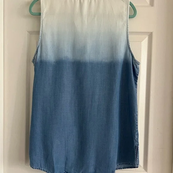 Chico’s white & blue ombré sleeveless top. Pockets. EUC! Size 2/L - Picture 6 of 6